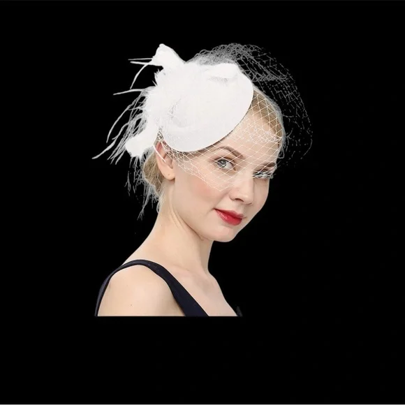 NWT BRIDAL TOTE WITH WEDDING ACCESSORIES. THE PERFECT GIFT PACKAGE - Picture 4 of 11